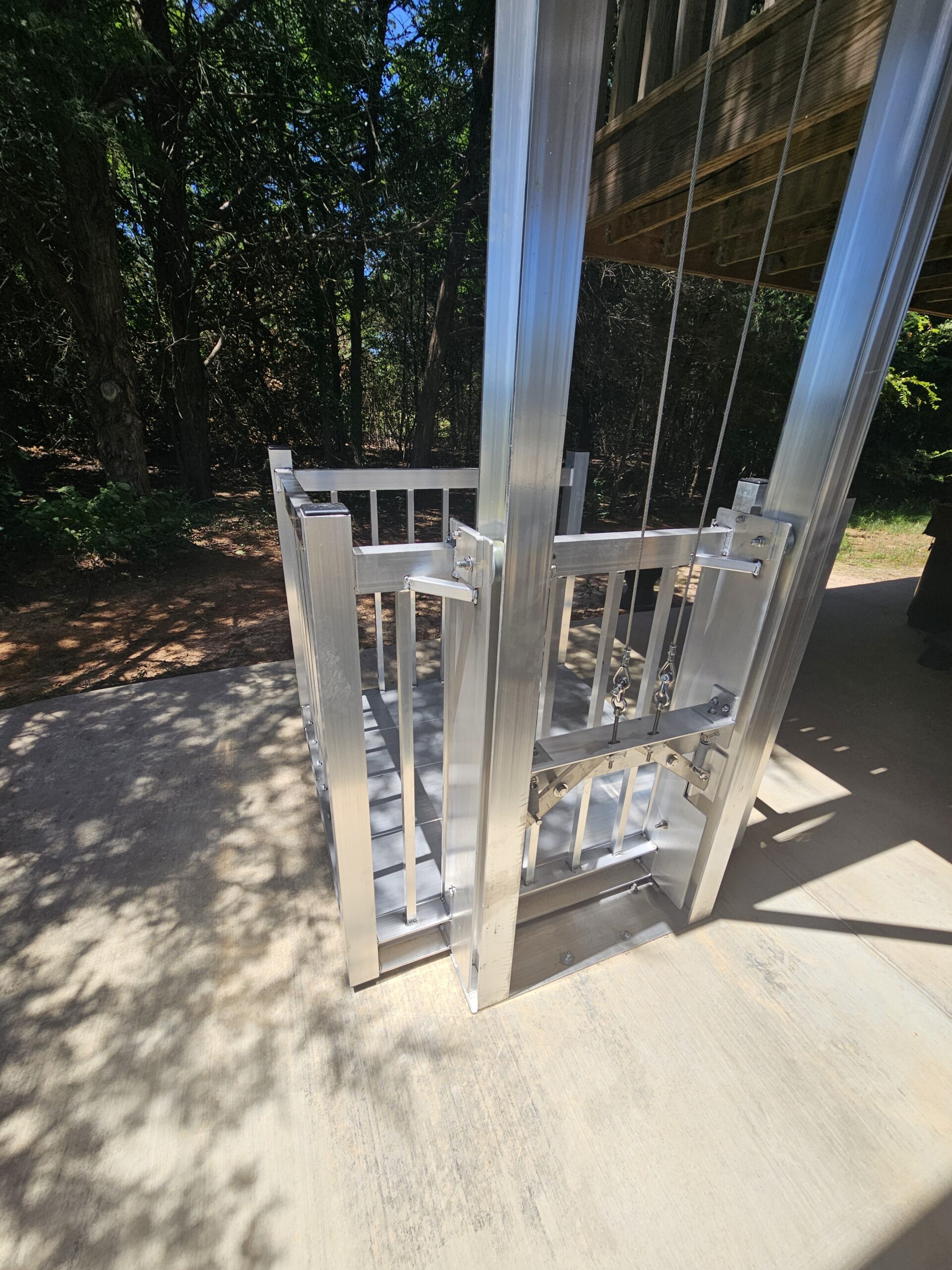 WC LIFTS ELEVATING ACCESSIBILITY AND CONVENIENCE RESIDENTIAL VERSICLE PLATFORM LIFTS